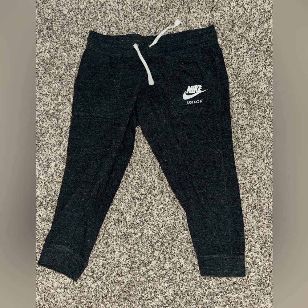 Nike Heather Black Cropped Light Joggers